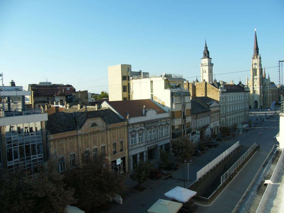 Hostel Nomad Novi Sad Buitenkant foto