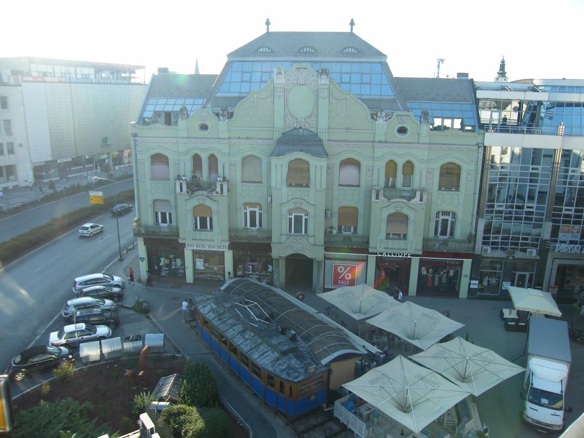 Hostel Nomad Novi Sad Buitenkant foto