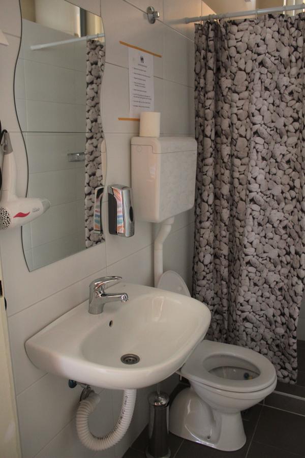 Hostel Nomad Novi Sad Buitenkant foto