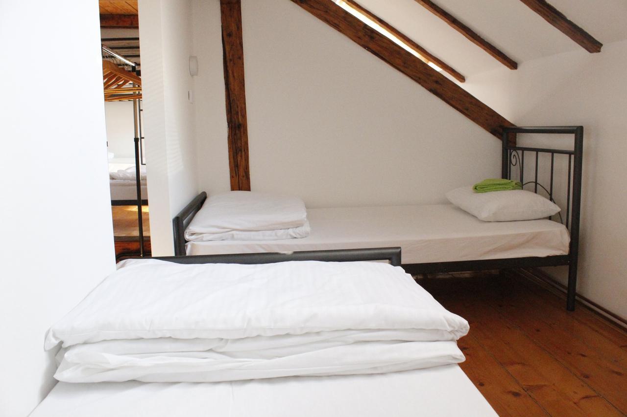 Hostel Nomad Novi Sad Buitenkant foto