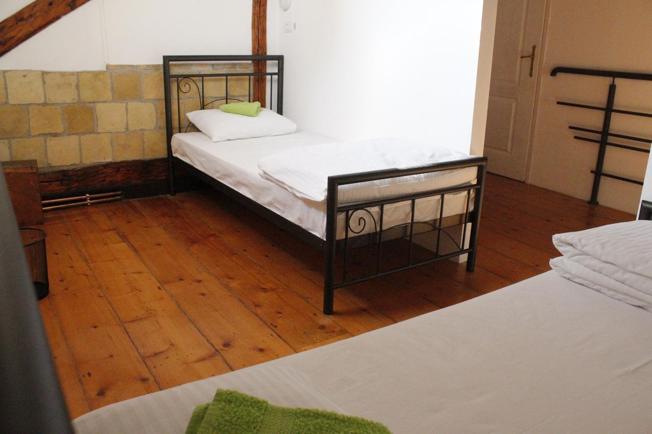 Hostel Nomad Novi Sad Buitenkant foto