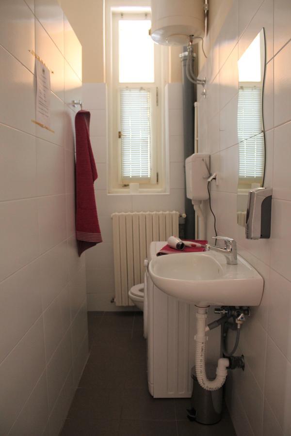 Hostel Nomad Novi Sad Buitenkant foto