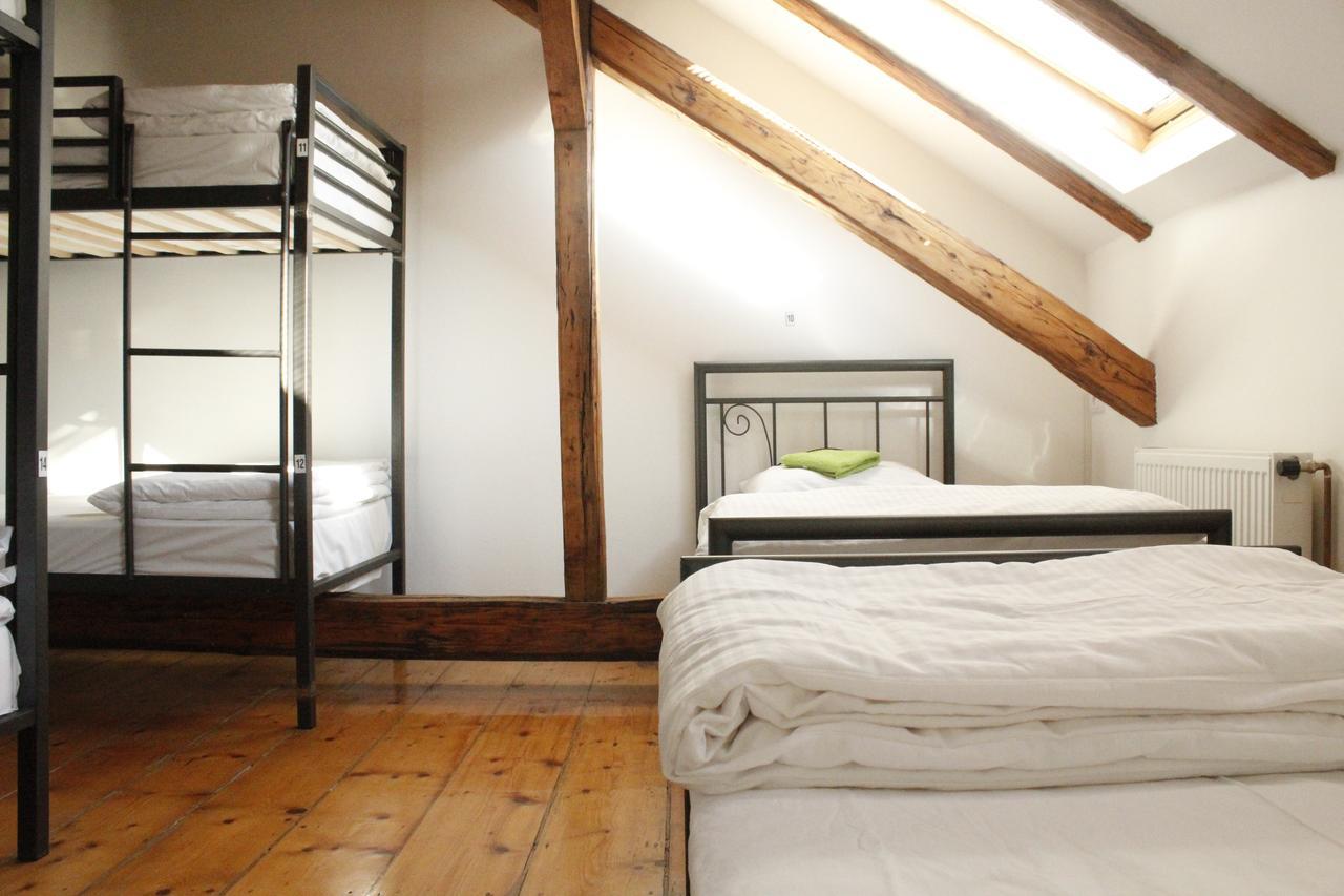 Hostel Nomad Novi Sad Buitenkant foto